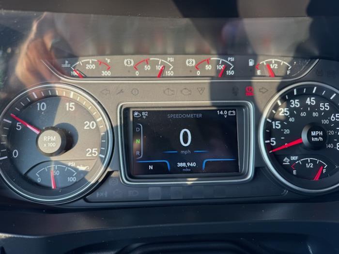 2021 International LT625-1