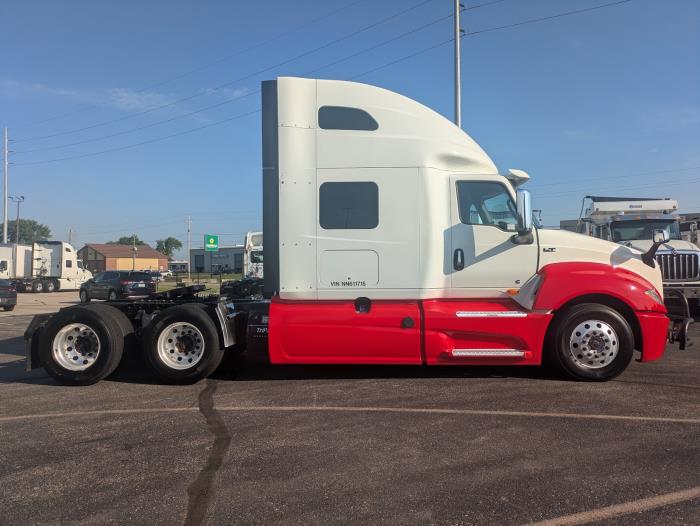 2022 International LT625-8