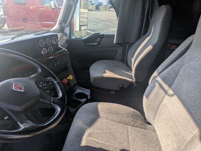 2022 International LT625-14