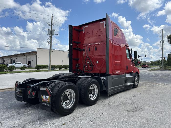 2022 Freightliner Cascadia-5