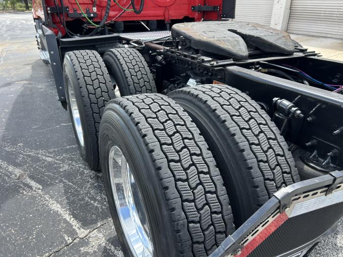 2022 Freightliner Cascadia-7