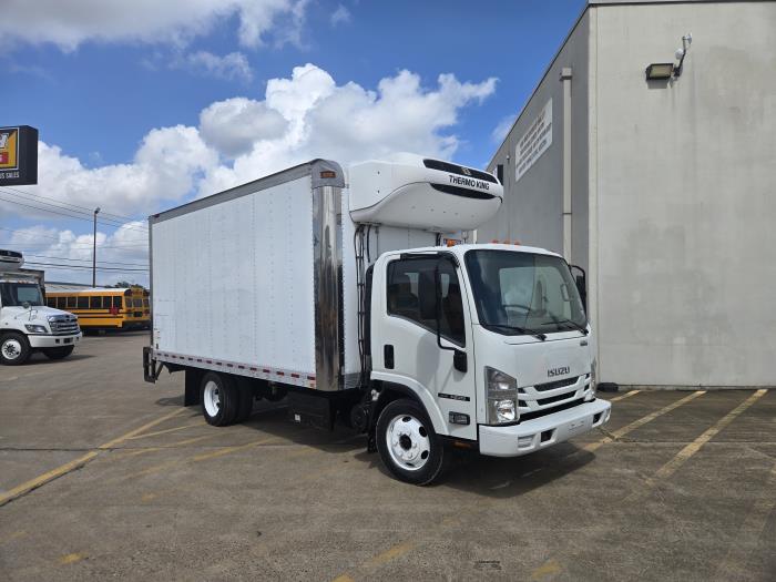 2017 Isuzu NRR-7