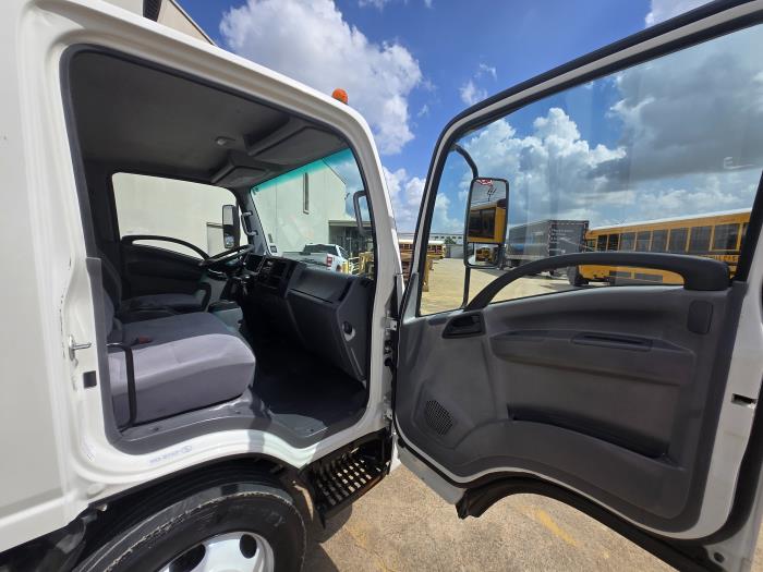 2018 Isuzu NRR-15