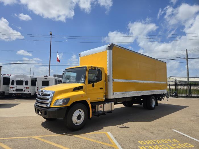 2020 Hino 268A-1