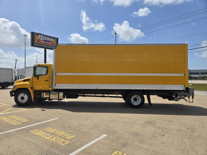 2020 Hino 268A-2