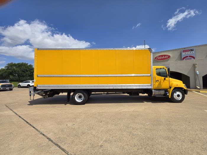2020 Hino 268A-6
