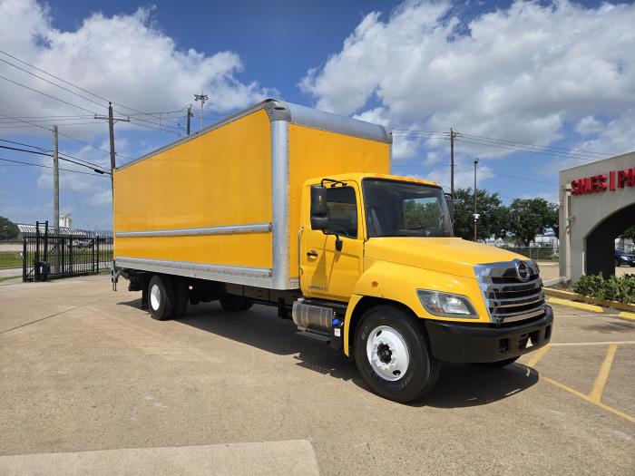 2020 Hino 268A-7