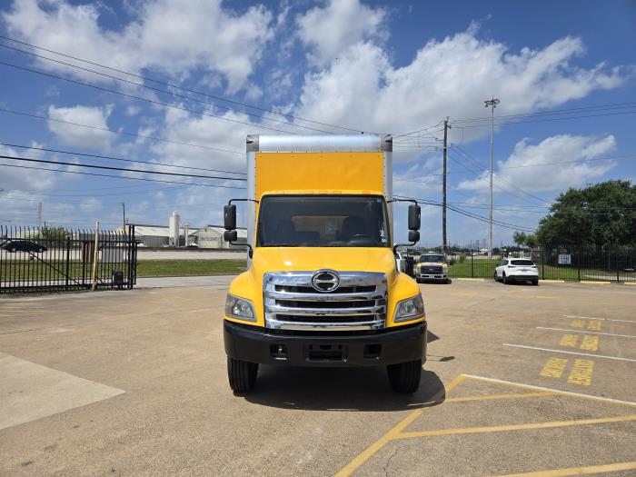 2020 Hino 268A-8
