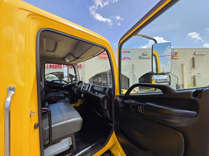 2020 Hino 268A-13