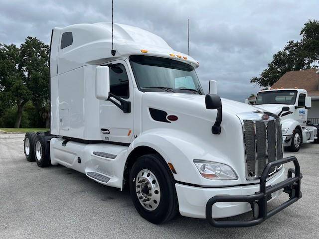 2022 Peterbilt 579-10