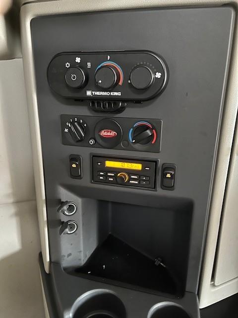 2022 Peterbilt 579-25