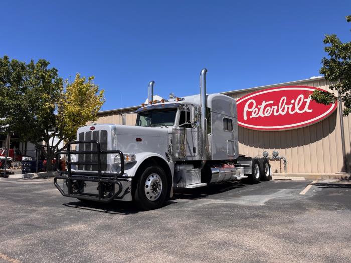 2023 Peterbilt 389-1