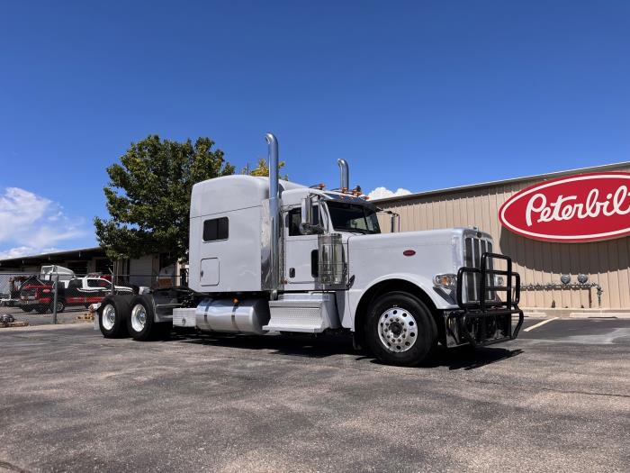 2023 Peterbilt 389-4
