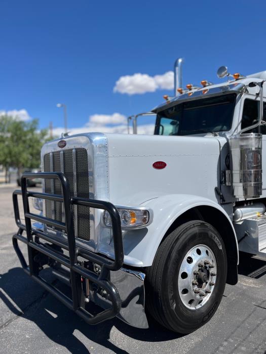 2023 Peterbilt 389-7