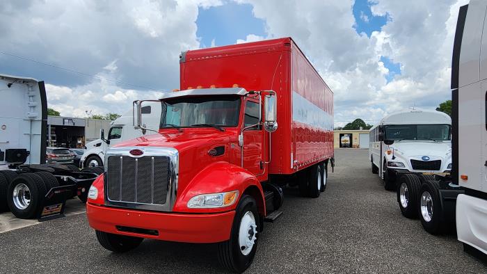 2020 Peterbilt 348-1