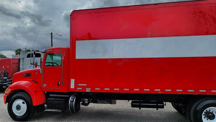 2020 Peterbilt 348-2