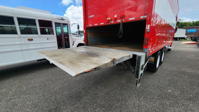 2020 Peterbilt 348-11
