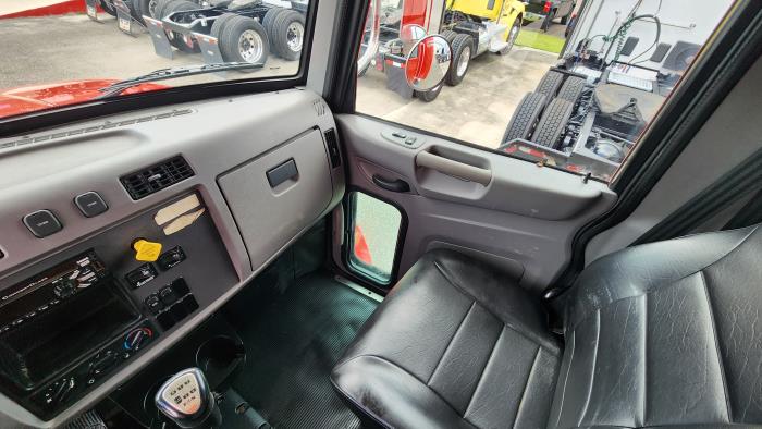 2020 Peterbilt 348-16