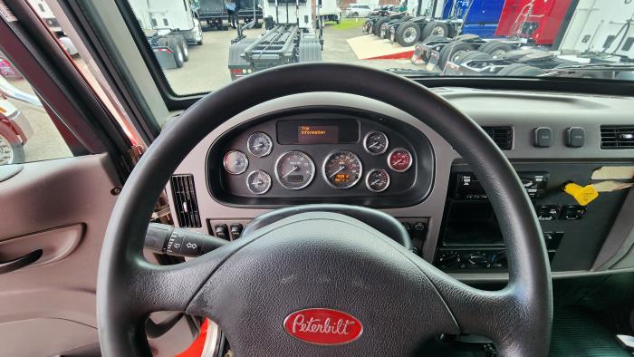 2020 Peterbilt 348-19