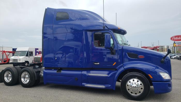 2022 Peterbilt 579-4