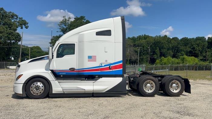 2024 Kenworth T680-1
