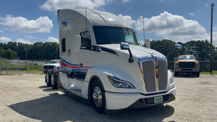 2024 Kenworth T680-4