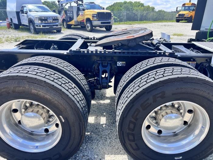 2024 Kenworth T680-11