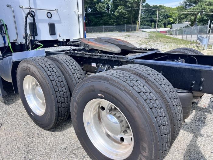 2024 Kenworth T680-13