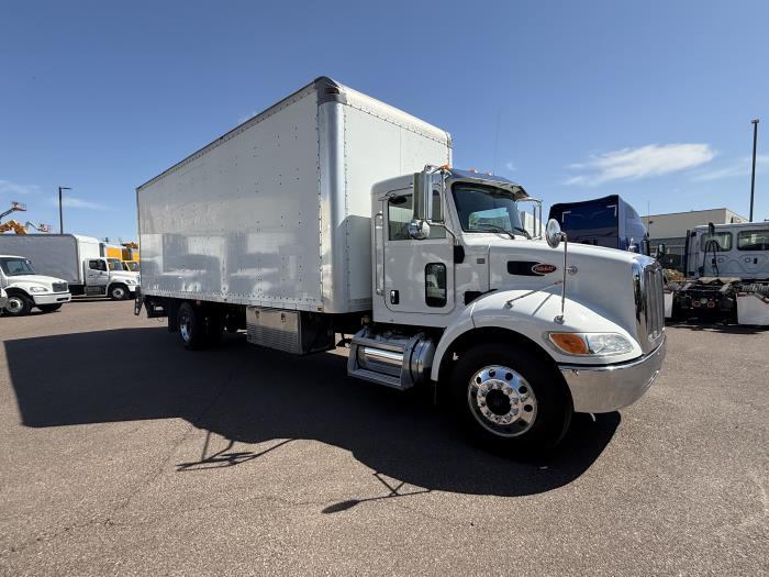 2019 Peterbilt 330-4