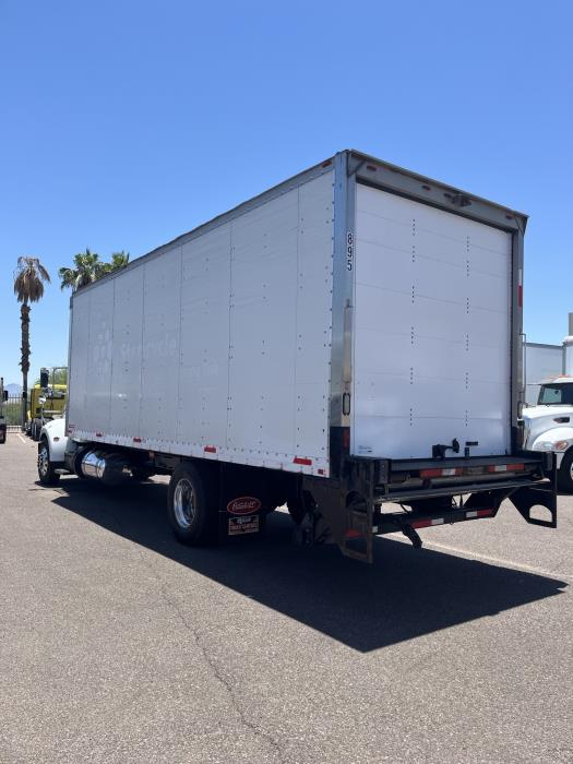2019 Peterbilt 330-2