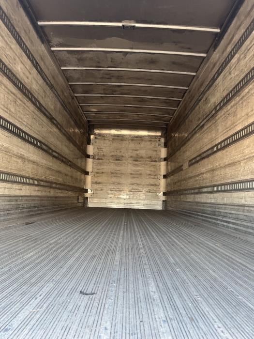2019 Peterbilt 330-3