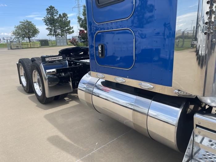 2022 Kenworth W900-5