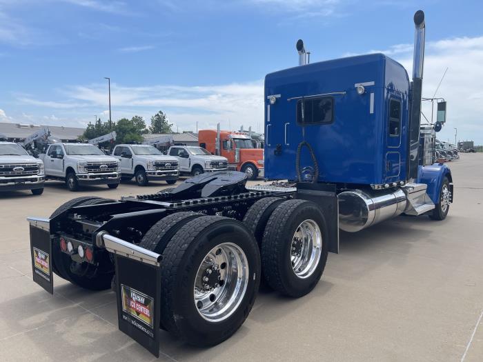 2022 Kenworth W900-8