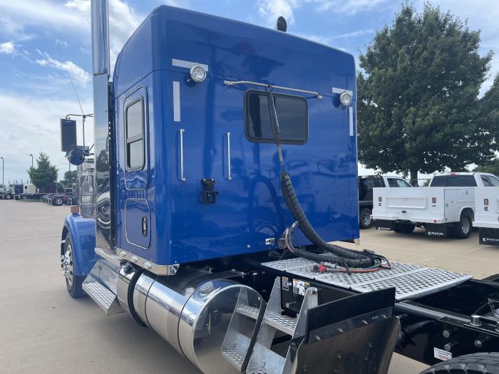 2022 Kenworth W900-12