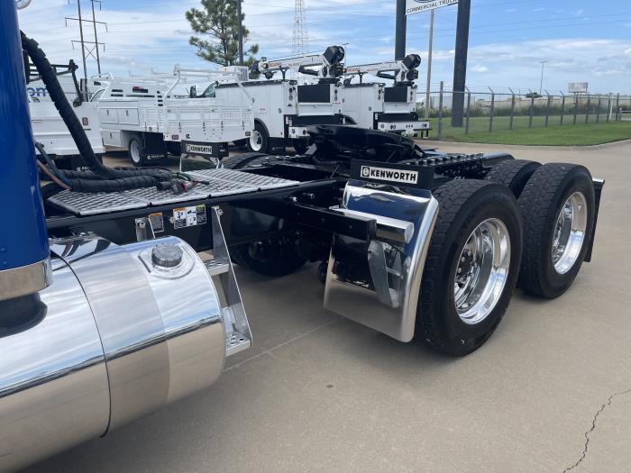 2022 Kenworth W900-13
