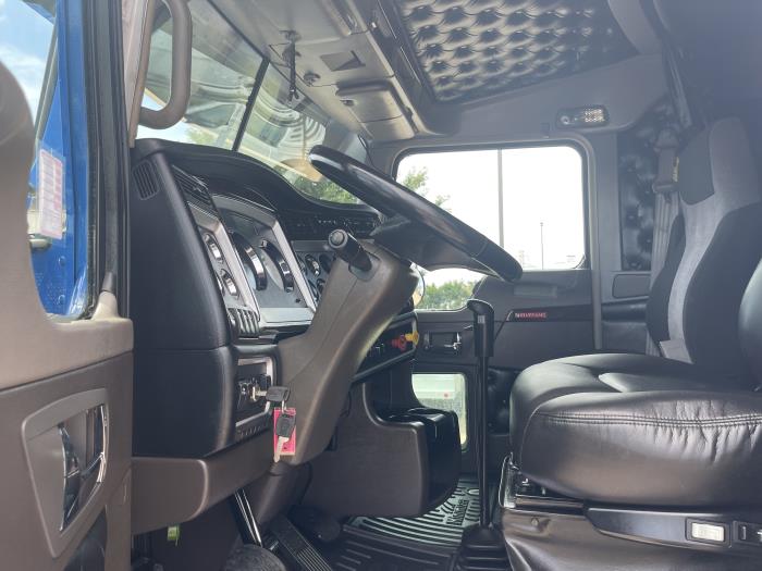 2022 Kenworth W900-15