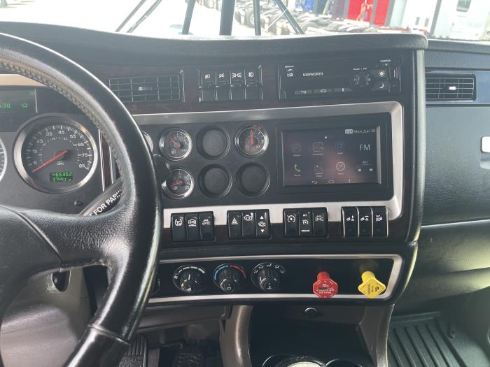 2022 Kenworth W900-17