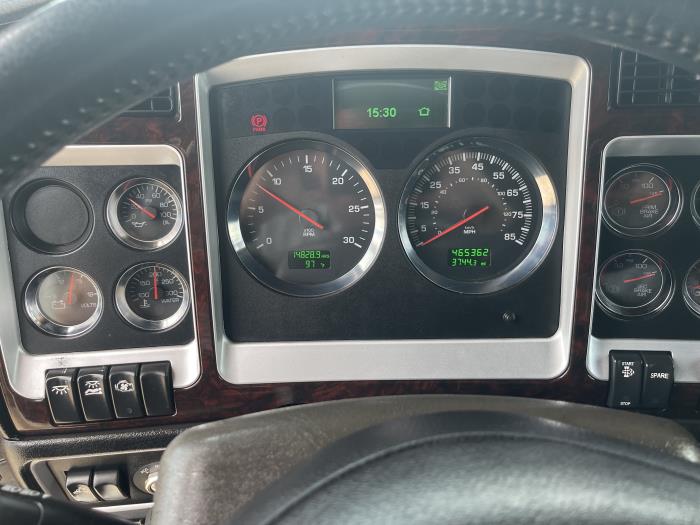 2022 Kenworth W900-18