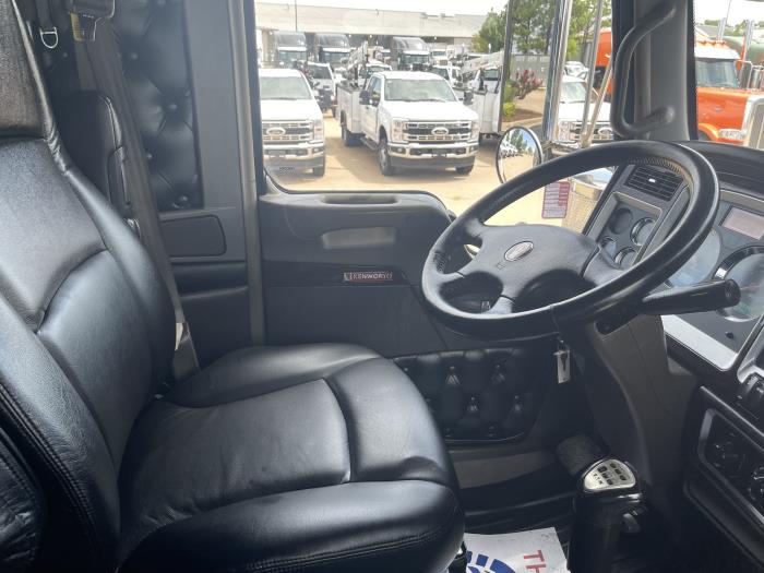 2022 Kenworth W900-20