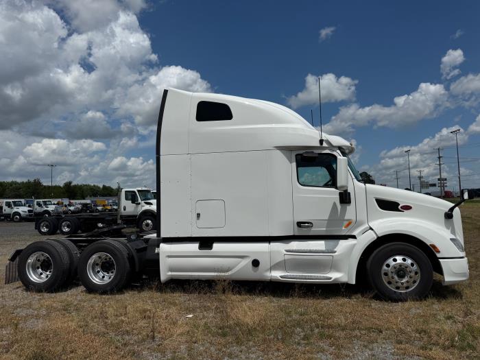 2022 Peterbilt 579-4