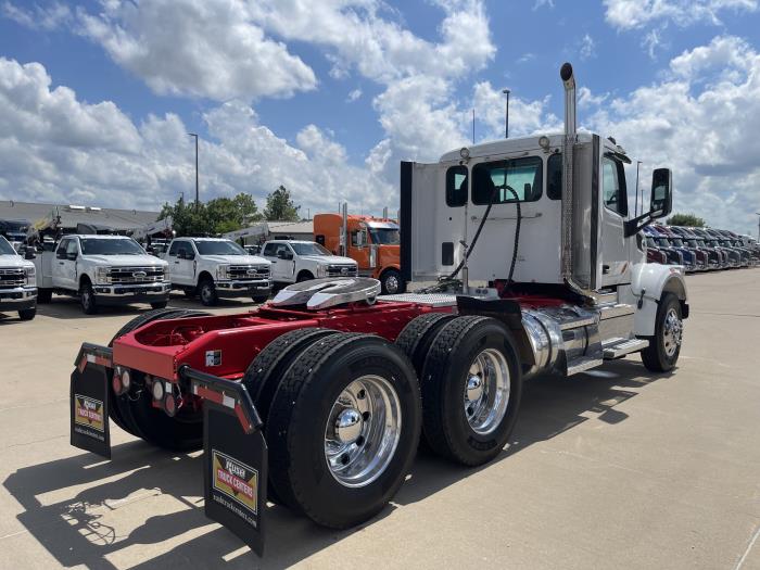 2022 Peterbilt 567-9