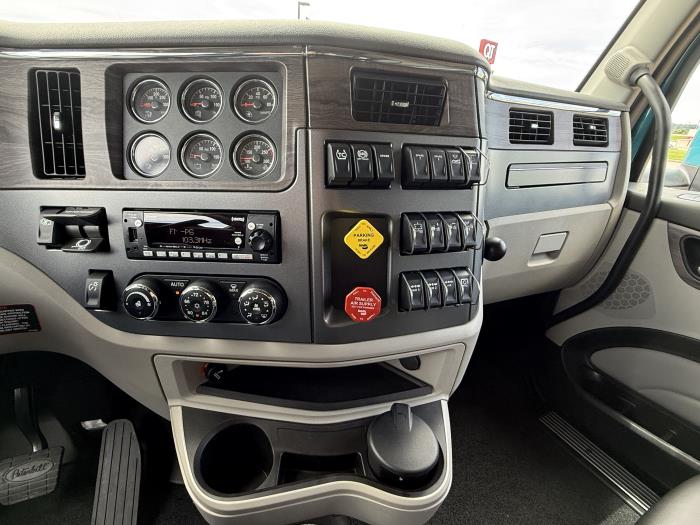 2026 Peterbilt 579-24