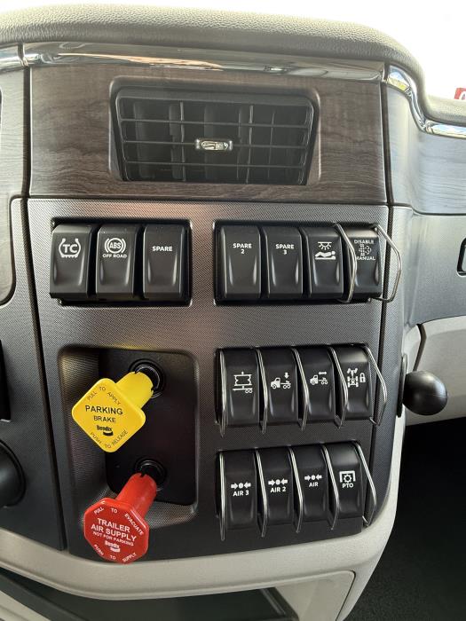 2026 Peterbilt 579-26