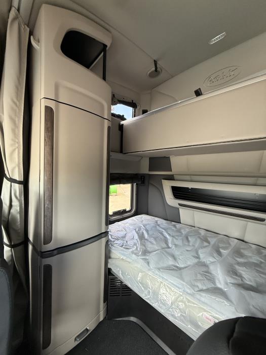 2026 Peterbilt 579-28