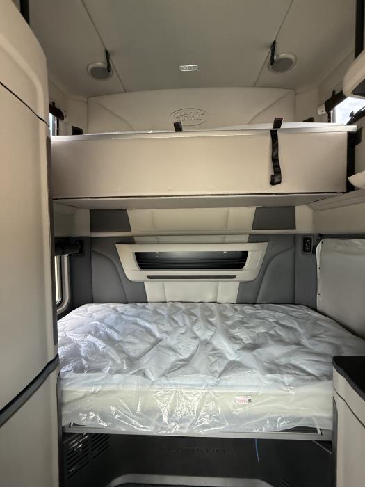 2026 Peterbilt 579-29