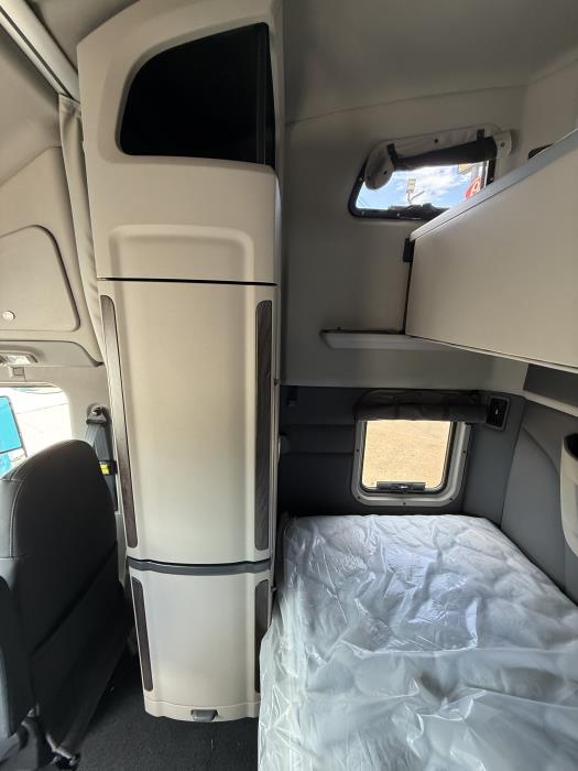 2026 Peterbilt 579-31