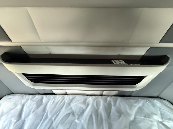 2026 Peterbilt 579-38