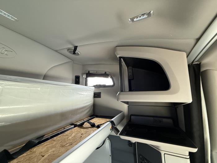 2026 Peterbilt 579-39