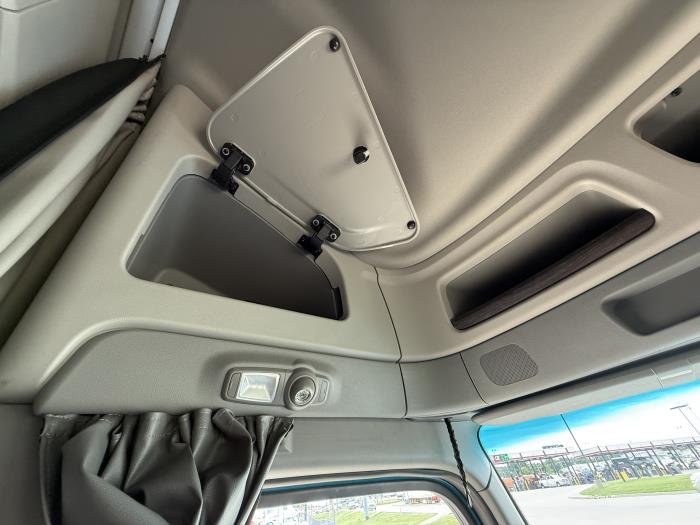 2026 Peterbilt 579-40