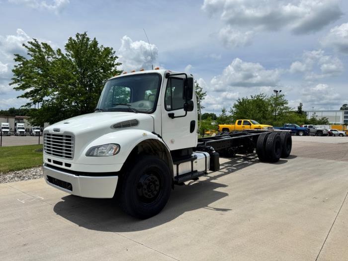 2020 Freightliner Business Class M2 106-1